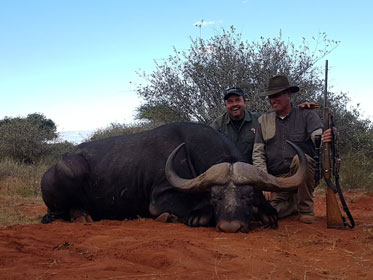 Pieter Lamprecht and Donald with his Cape Buffalo.